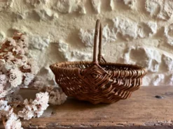 Petit panier ancien en osier