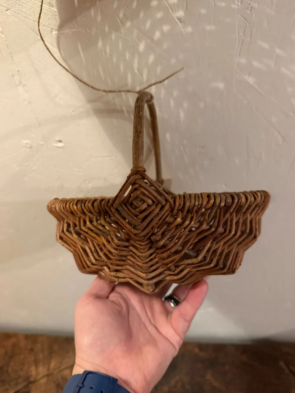 Petit panier ancien en osier