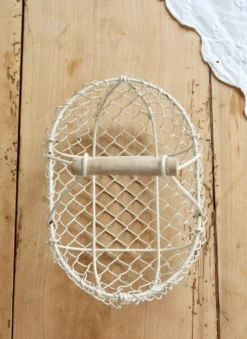 Petit panier de récolte vintage en métal blanc