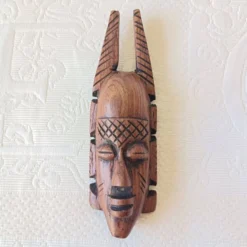5 petits masques africains, art tribal, sculpture en bois