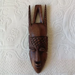 5 petits masques africains, art tribal, sculpture en bois