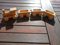 Petit train en bois - Vintage