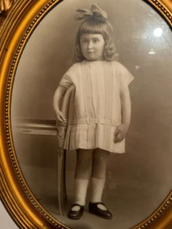 Photographie ancienne , jeune fille au ruban XIX siècle
