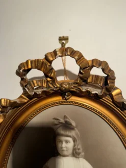 Photographie ancienne , jeune fille au ruban XIX siècle