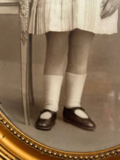 Photographie ancienne , jeune fille au ruban XIX siècle