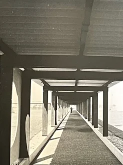 Photographie tirage argentique noir et blanc circa 1970 architecture