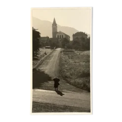 Photographie tirage argentique noir et blanc circa 1970 chemin de l'église