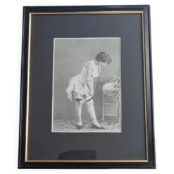 Photogravure originale sur papier glacé, Modèle en bas et chaussures 1900
