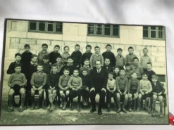 2 photos d’école années 30/40 sur bois