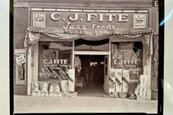 Photo vintage Mississippi 1936 – Devanture CJ Fite Jazz Feeds – Tirage prem