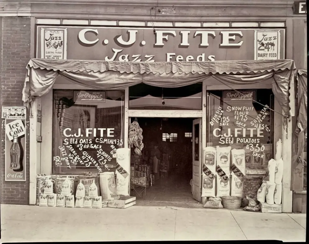 Photo vintage Mississippi 1936 – Devanture CJ Fite Jazz Feeds – Tirage prem