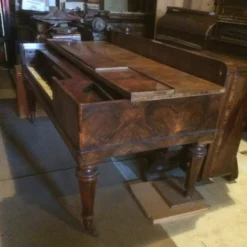Piano table vers 1845 