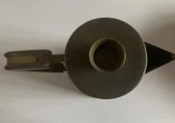 Pichet design italien moderniste 1960 en bois et métal patiné