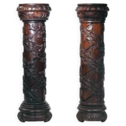 2 piédestaux en bois avec motif de vigne sculpté à la main, France années 1950