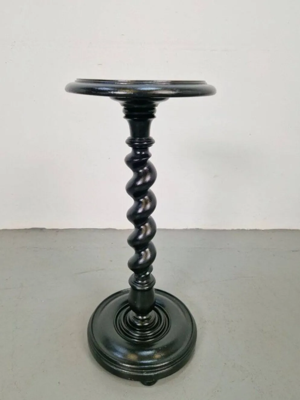 Piedestal en bois tourné à la main en spirale d'orge, années 1930