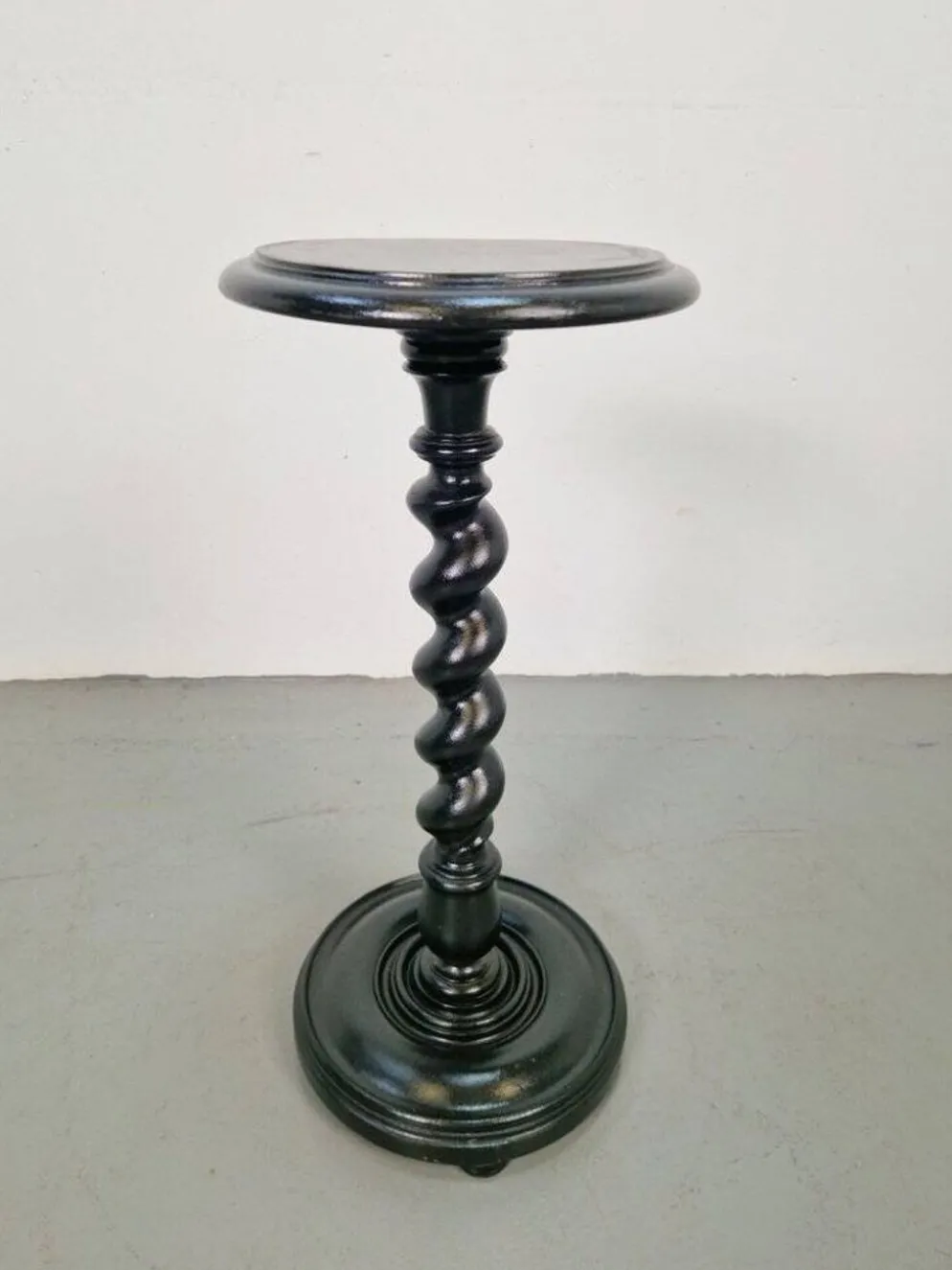 Piedestal en bois tourné à la main en spirale d'orge, années 1930