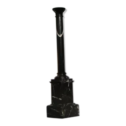 Pilier ou colonne en marbre noir