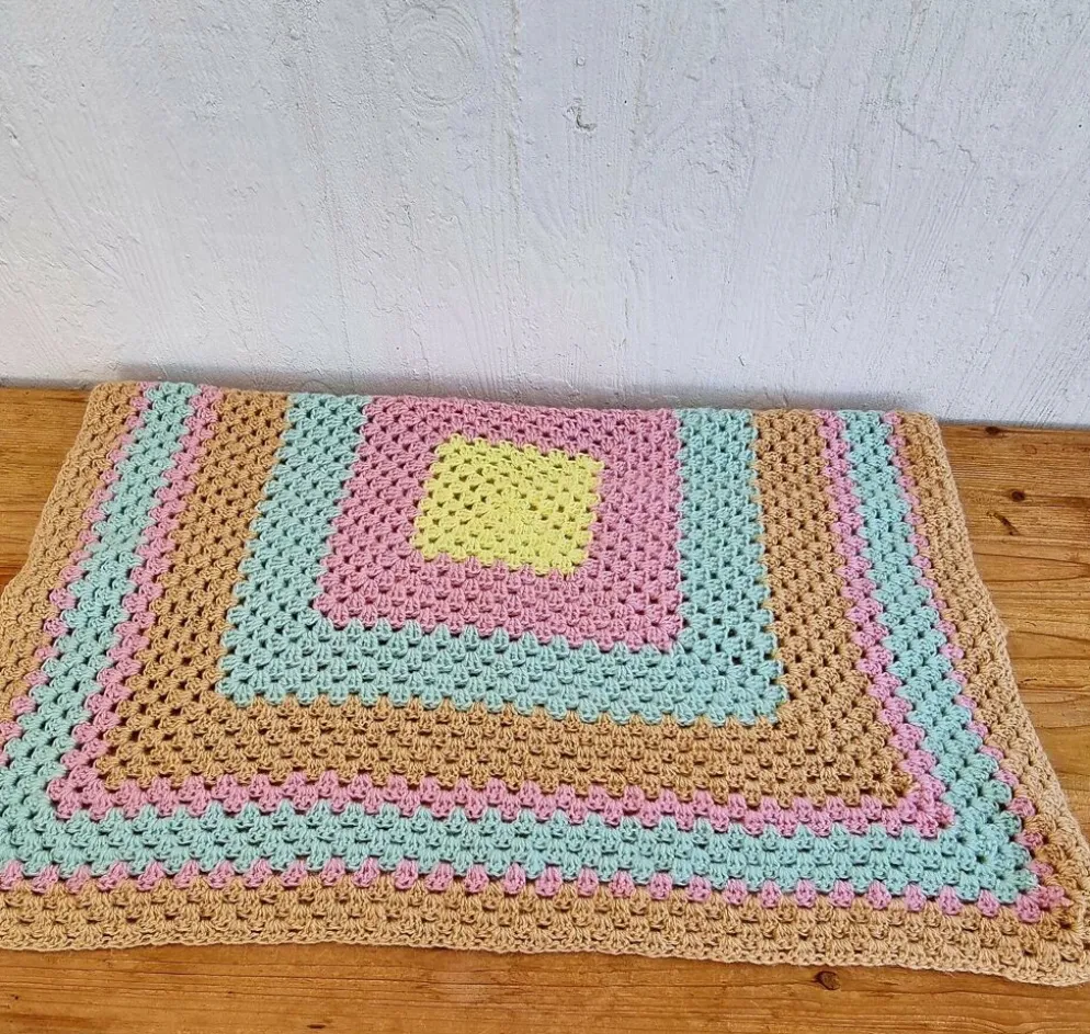 Plaid enfant vintage crochet pastel
