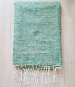 Plaid tissé main vert et lin à fines rayures - franges fines
