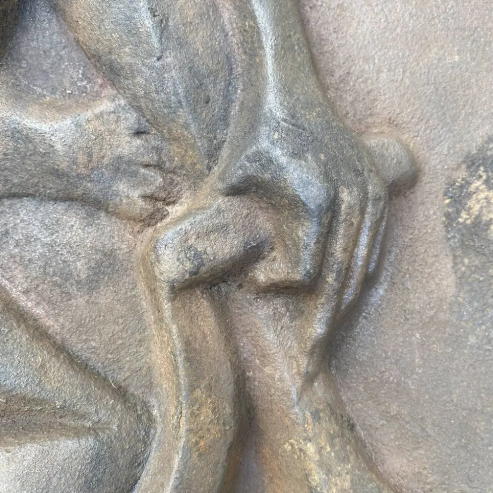 Plaque de cheminée moderniste signée Quellier , Femme aux épis de blé
