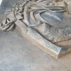 Plaque de cheminée moderniste signée Quellier , Femme aux épis de blé