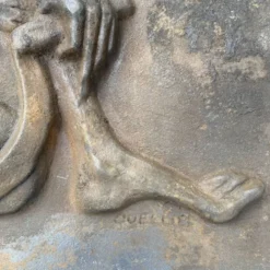 Plaque de cheminée moderniste signée Quellier , Femme aux épis de blé