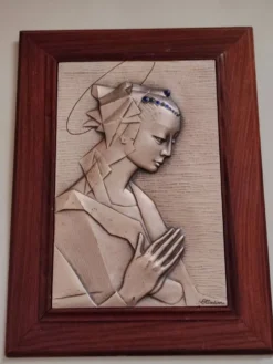 Plaque d'une Vierge