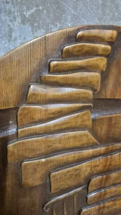 Plaque murale en bois sculpté vintage, relief sculptural, Tchécoslovaquie, milieu du 20e siècle, 47 cm