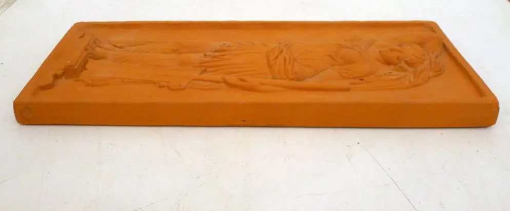 Plaque murale Femme baigneuse, bas-relief en terre cuite