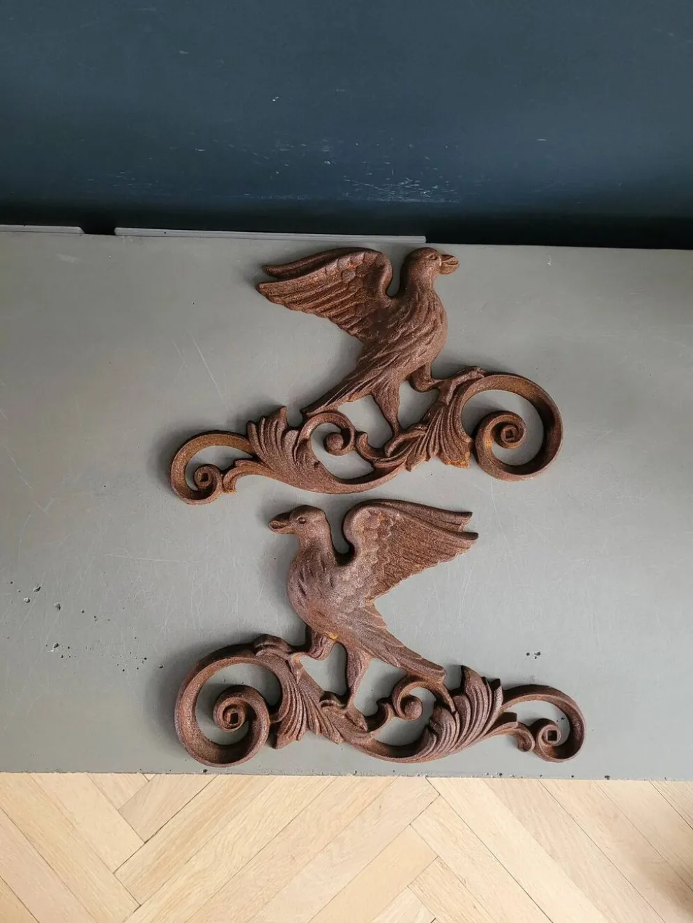 Plaques décoratives oiseaux en fonte