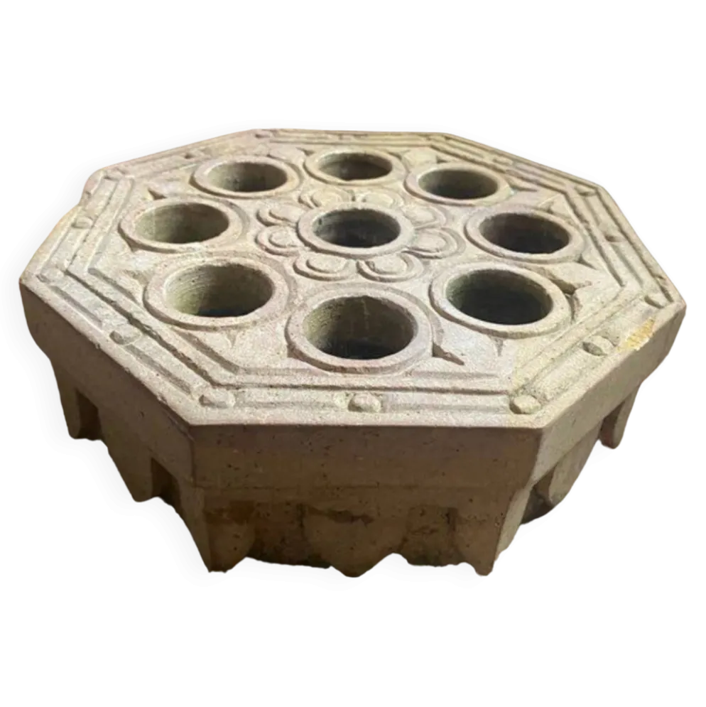 Plateau de jeu ancien en pierre sculptée