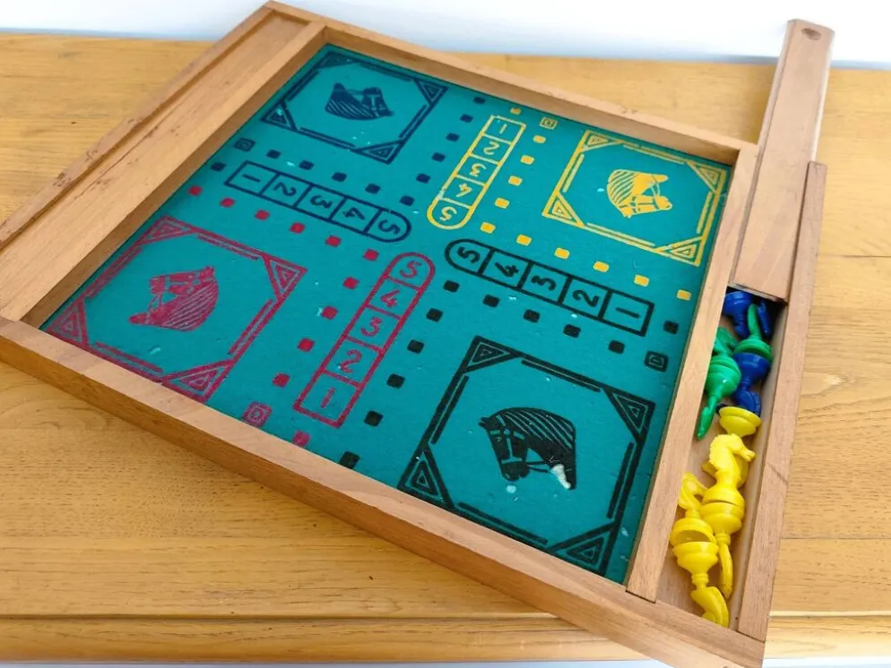 Plateau de jeux ancien en bois réversible