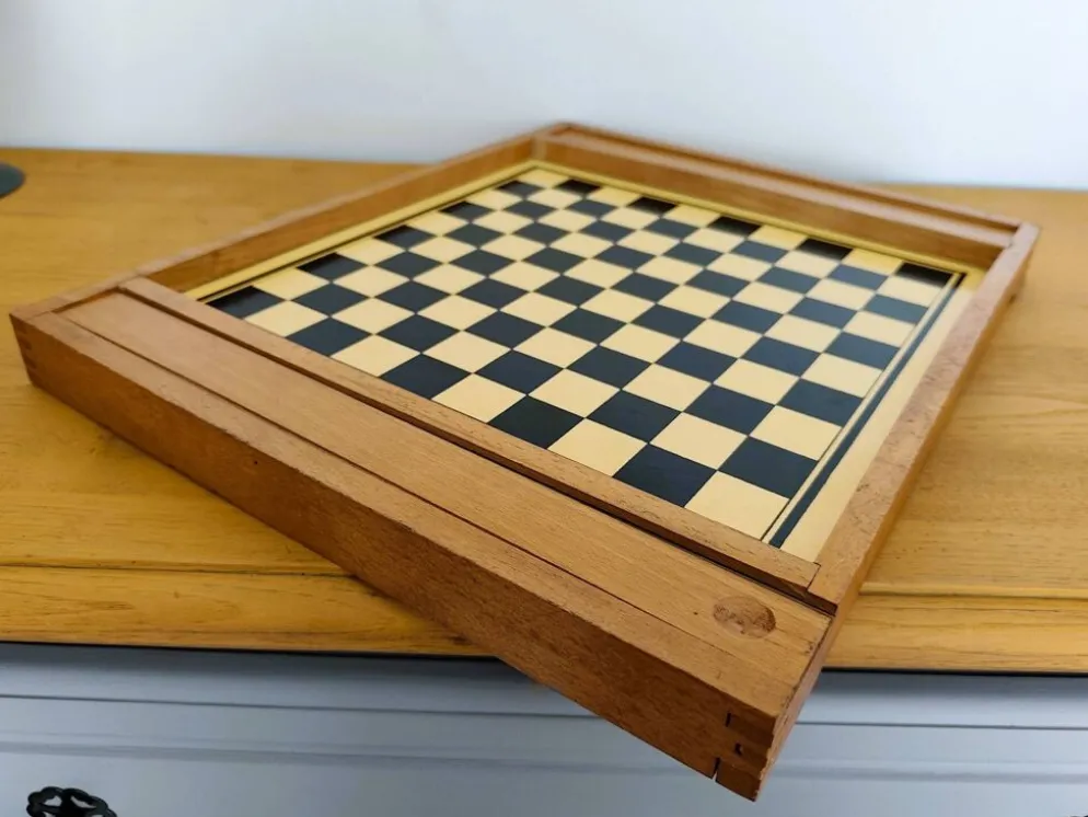 Plateau de jeux ancien en bois réversible