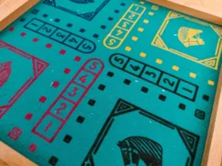Plateau de jeux ancien en bois réversible