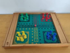 Plateau de jeux ancien en bois réversible