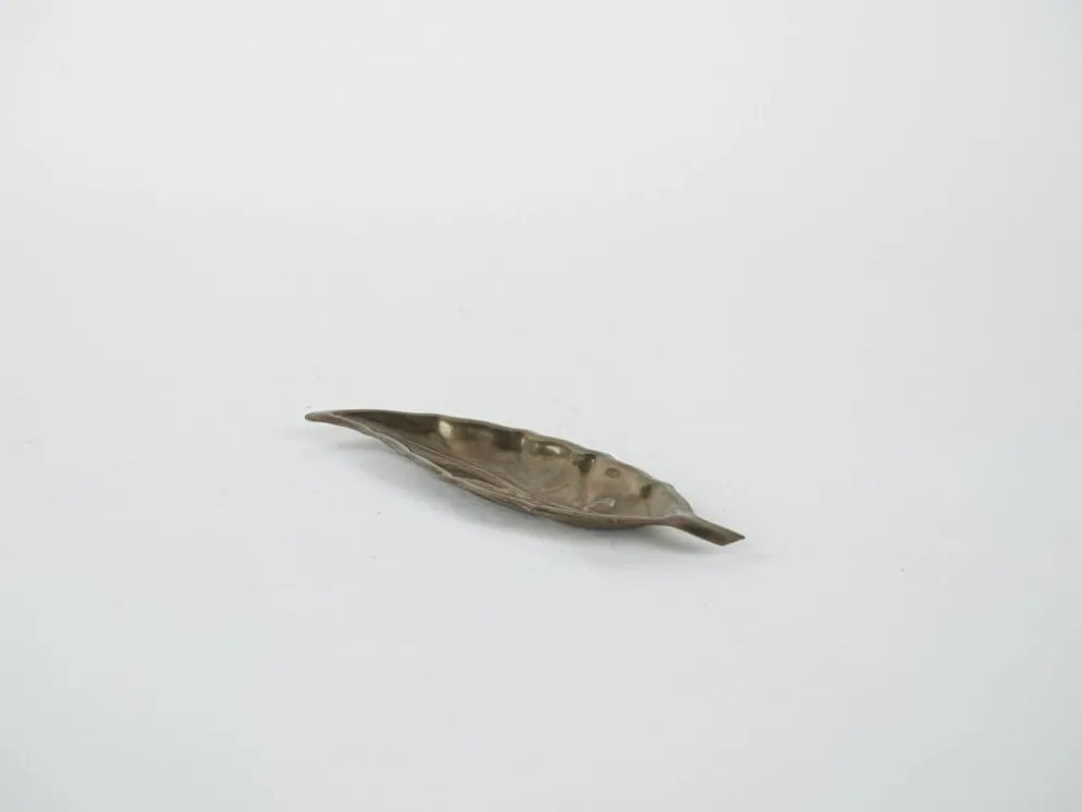Plateau en métal en forme de feuille, design italien, années 1980, fabriqué en Italie.