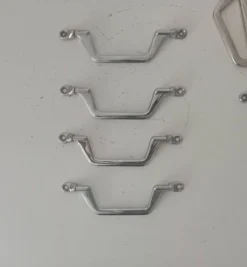 Poignée de meuble vintage chrome années 60