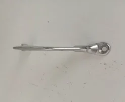 Poignée de meuble vintage chrome années 60