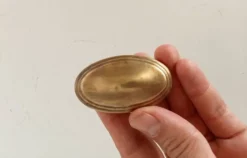 Poignée de porte ancienne en laiton massif doré