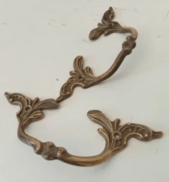 Poignée tiroir de meuble ancien en bronze doré