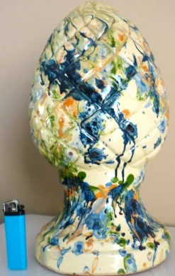 Pomme de pin, céramique, terre cuite émaillée, couleurs mêlées, vives,32cm