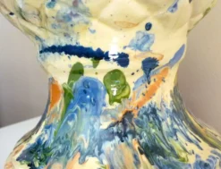 Pomme de pin, céramique, terre cuite émaillée, couleurs mêlées, vives,32cm