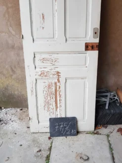 Porte ancienne en bois