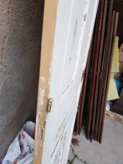 Porte ancienne en bois