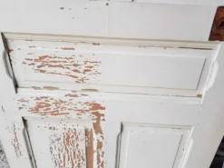 Porte ancienne en bois