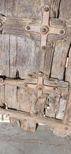 Porte ancienne en bois