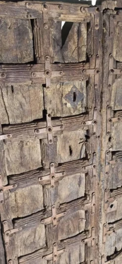 Porte ancienne en bois