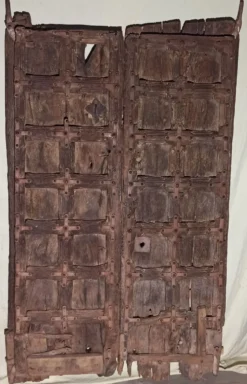 Porte ancienne en bois