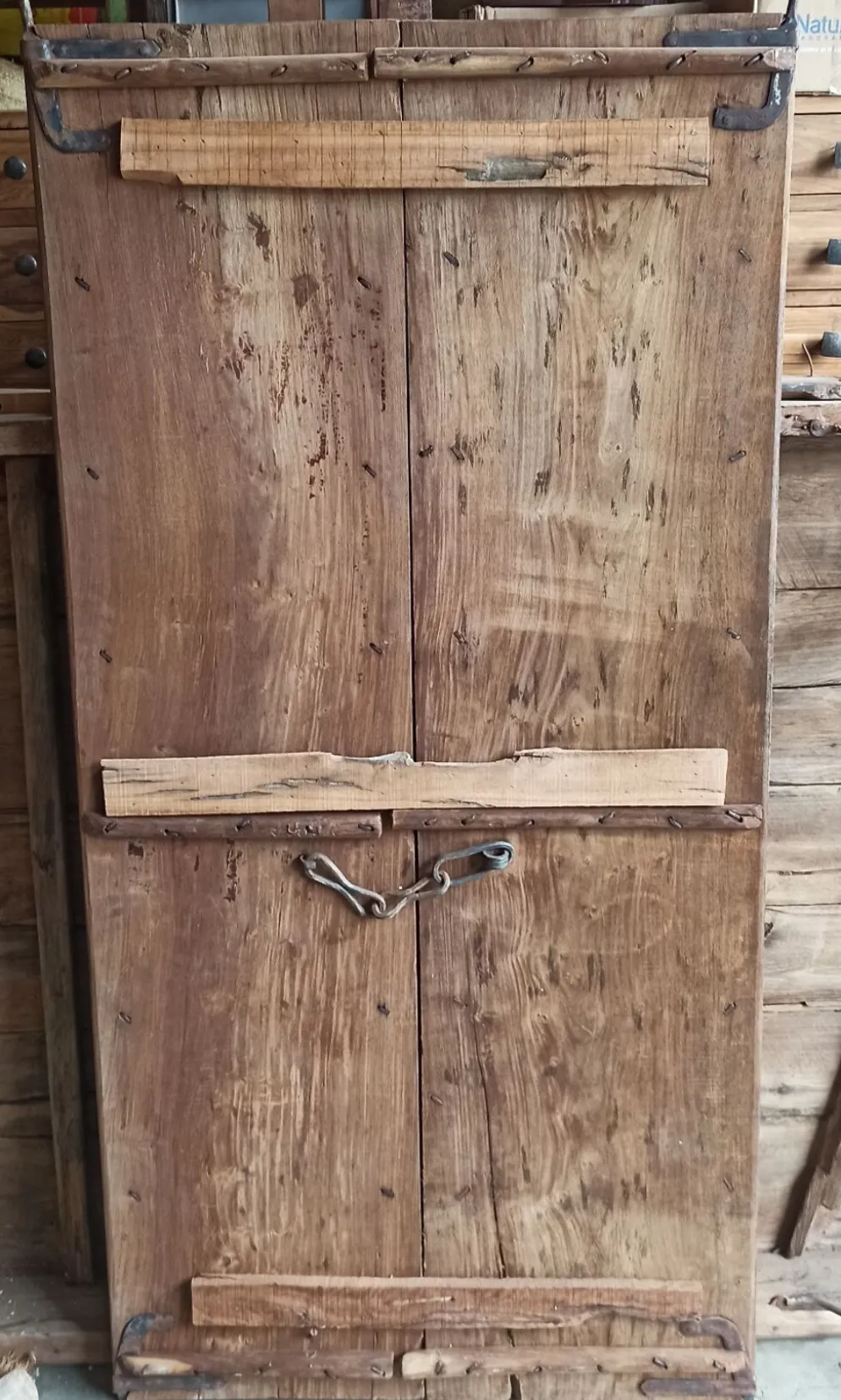 Porte ancienne en bois