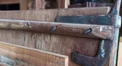 Porte ancienne en bois